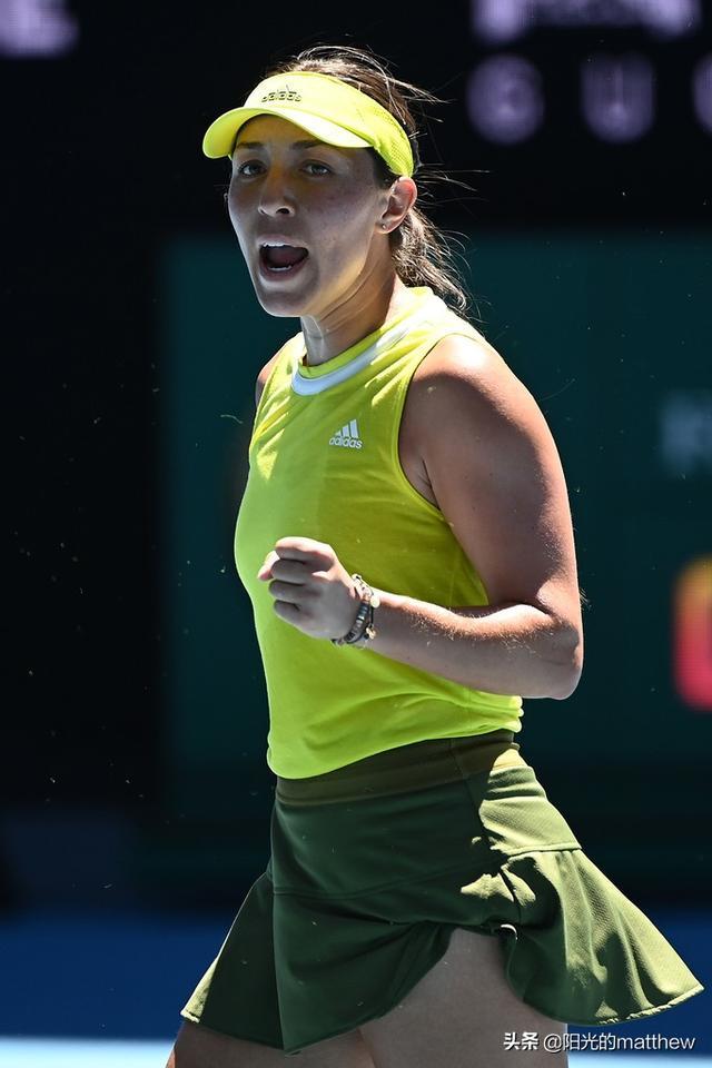 在球场上表 在球场上表