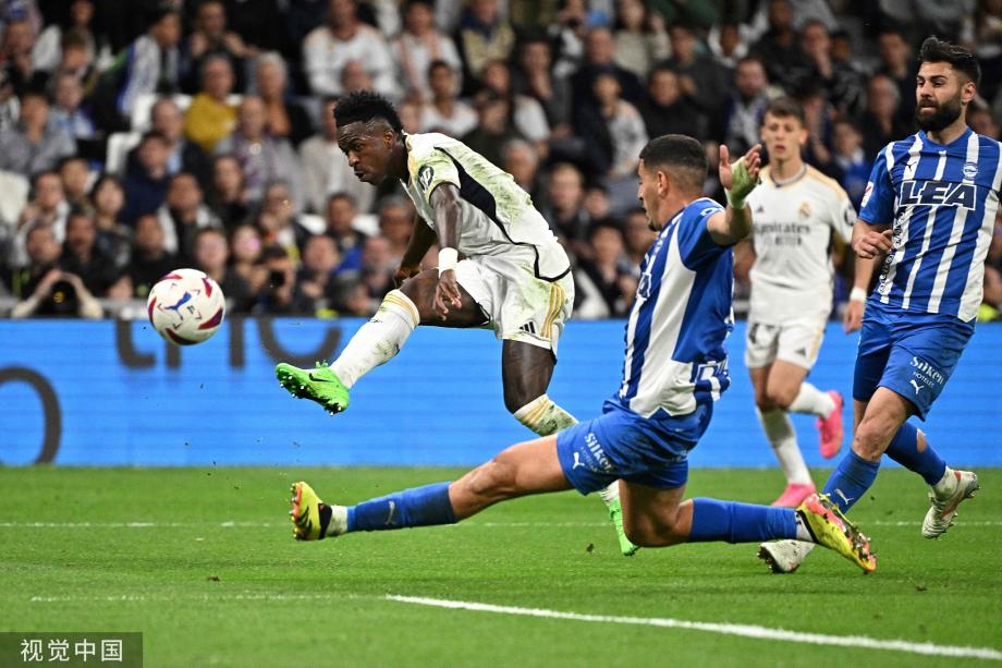 排球赛场上 排球赛场上